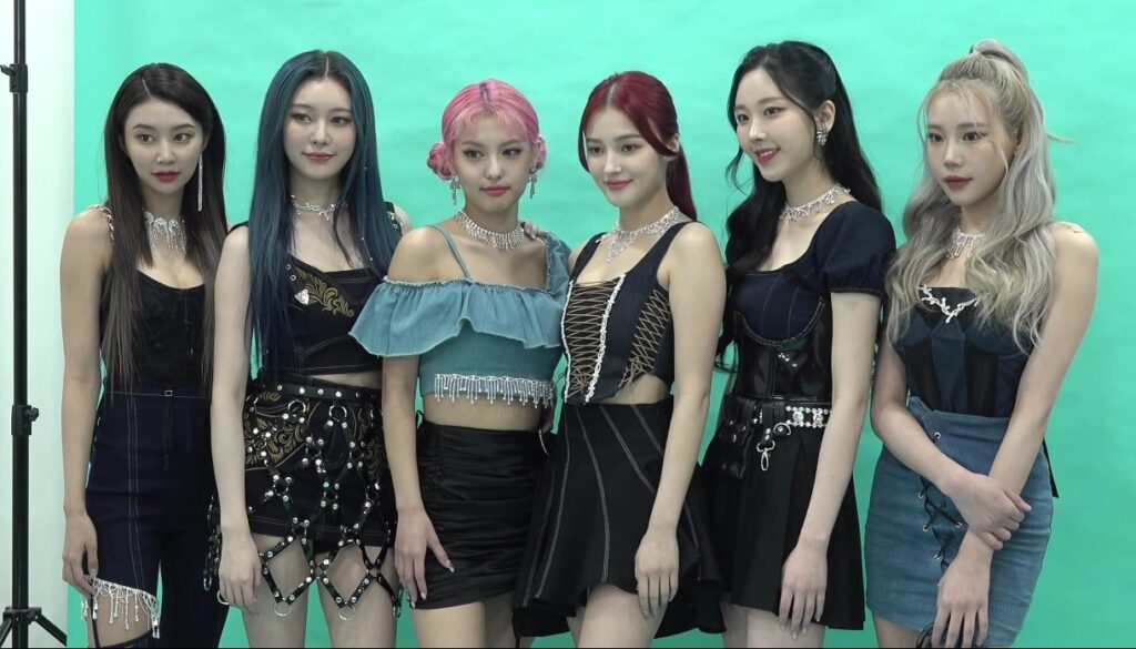 MOMOLAND メイン画像