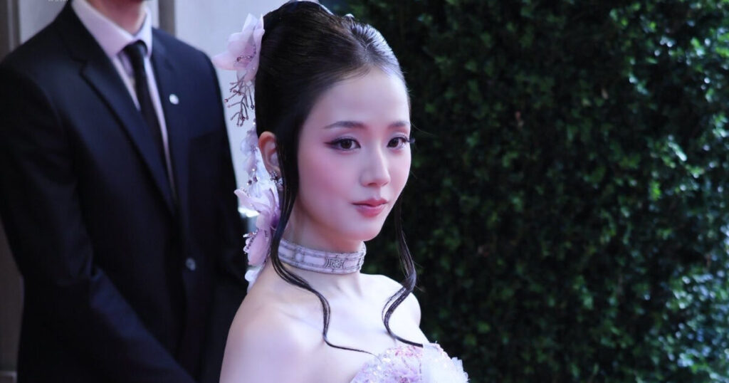 BLACKPINKジスを巡るデザイナーが公式声明——衣装返却遅延問題が完全解決
