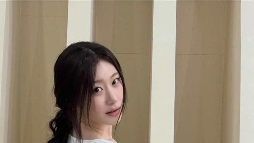 ITZYのCHAERYEONG、デニムスタイルで「Motto」カムバック