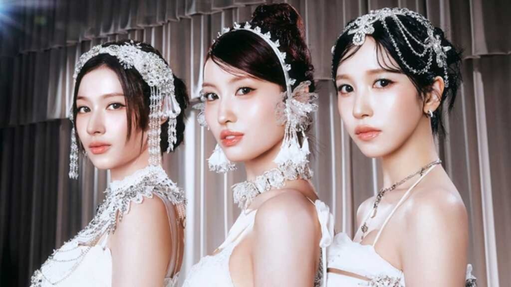 TWICEのユニットMISAMOが「ReFa」新ムービー公開