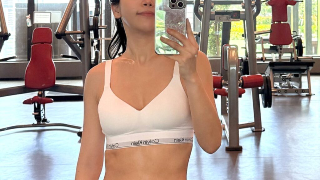 MAMAMOO SOLAR、運動で鍛えた腹筋公開
