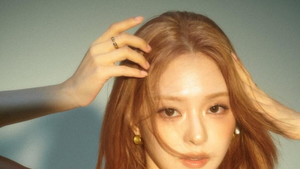fromis_9 いなけい、金色の瞳でカムバック準備