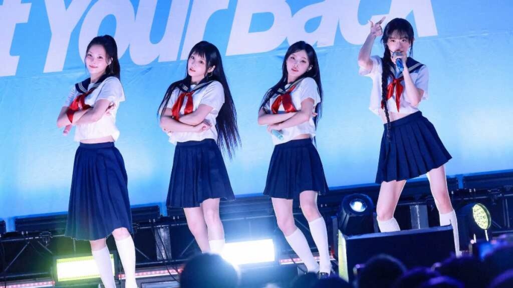 ILLIT、お台場で初のフリー観覧ミニライブ開催