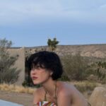 MAMAMOO HWASA、アメリカのプールサイドでの瞬間