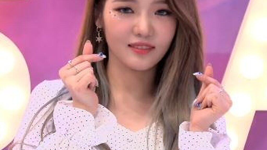 fromis_9出身のLeeseoyeon、10ヶ月ぶりにカムバック…より鮮明になっ