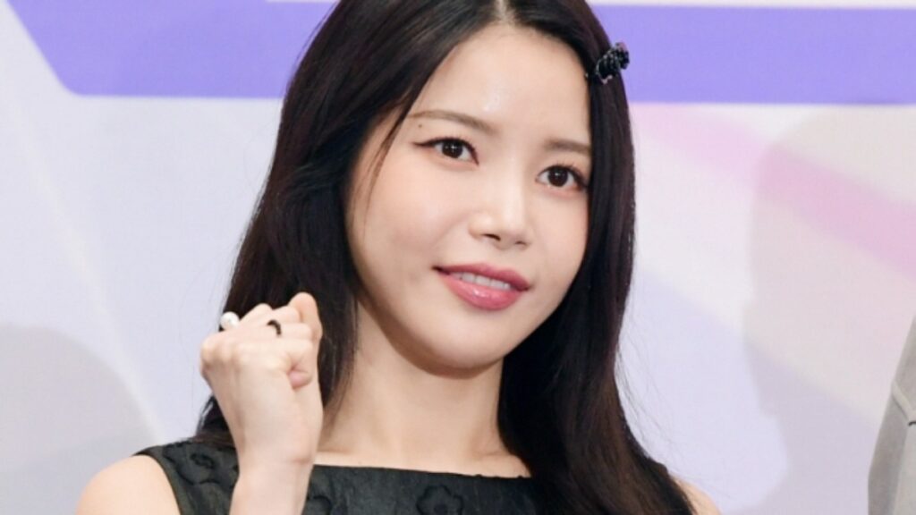MAMAMOO SOLAR、道を歩いていて「無差別な被害」に遭った「知らない男が椅子