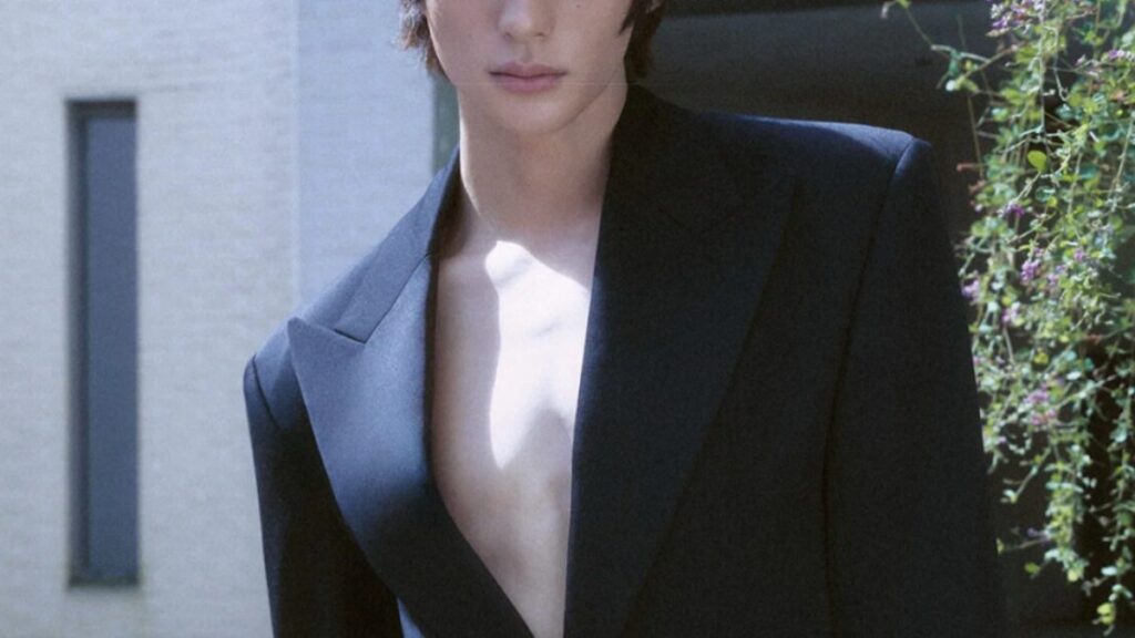 RIIZEのアントン、Esquire表紙でSaint Laurent新顔に