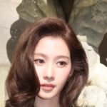 TWICEサナ、プラダ撮影現場を公開
