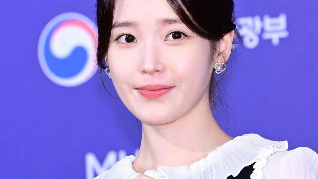 IU「ヘア・メイク不満に直接釈明