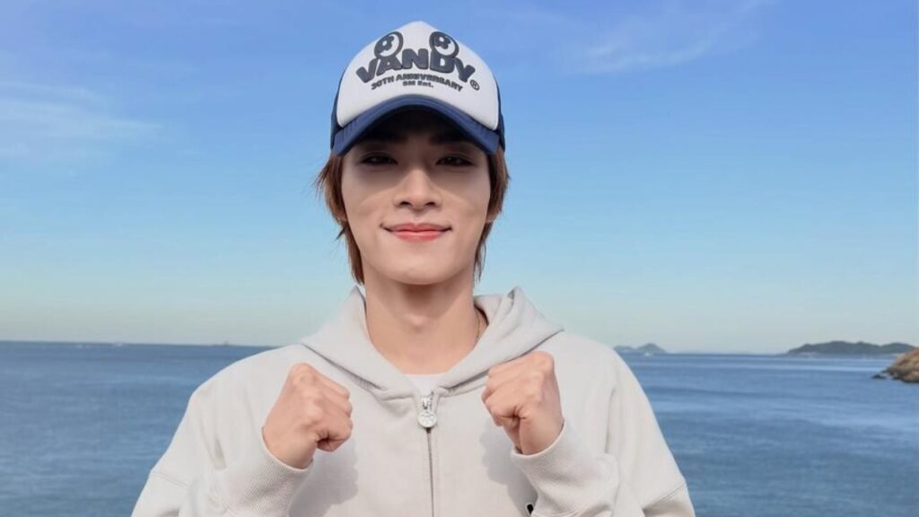 NCTシャオジュン、海辺でランニング姿を披露