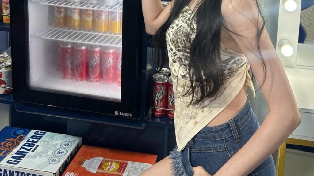 Apinkオ・ハヨン、カンボジアで近況公開