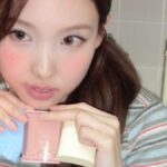 TWICEナヨン、ピンクチークメイクで近況報告